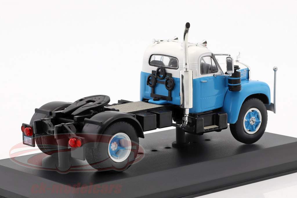 Mack B 61 грузовик Год постройки 1953 светло-голубой / белый 1:43 Ixo