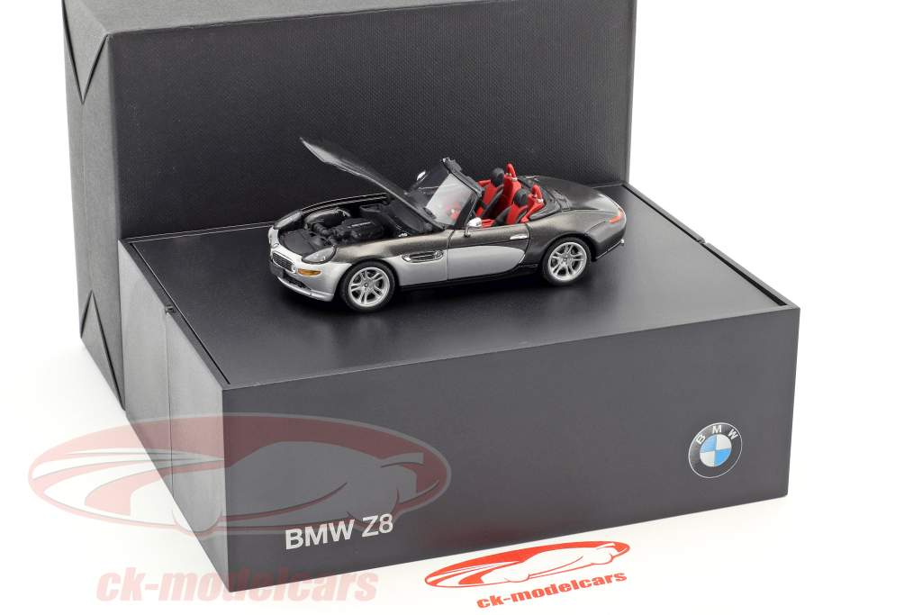 BMW Z8 silver / dark gray 1:43 Minichamps false overpack