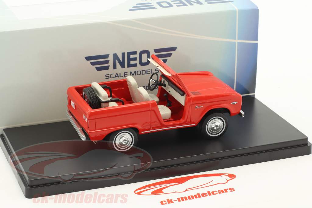 Ford Bronco ロードスター 築 1967 赤 1:43 Neo