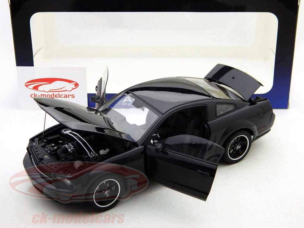 Ford Mustang Bullitt GT model 2008 sort / sort metallic 1:18 Autoart