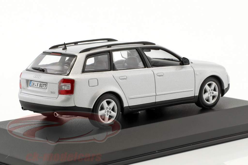 Audi A4 Avant IAA 2001 argento metallico 1:43 Minichamps