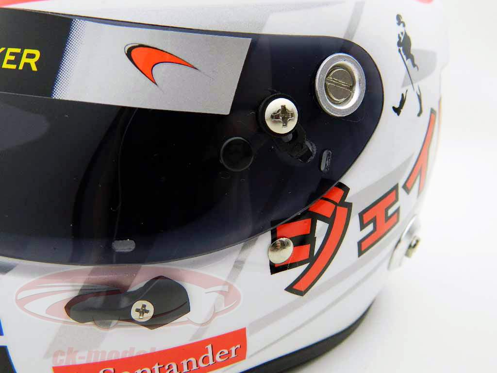 巴顿迈凯轮一级方程式2011年日本GP头盔/头盔新居1:2