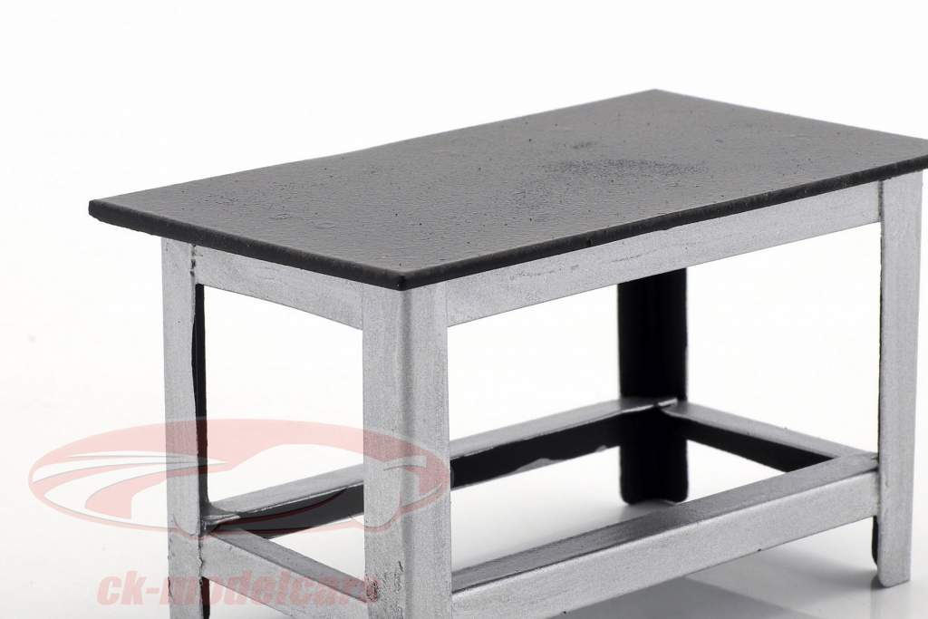 Workbench silver / black 1:18 American Diorama