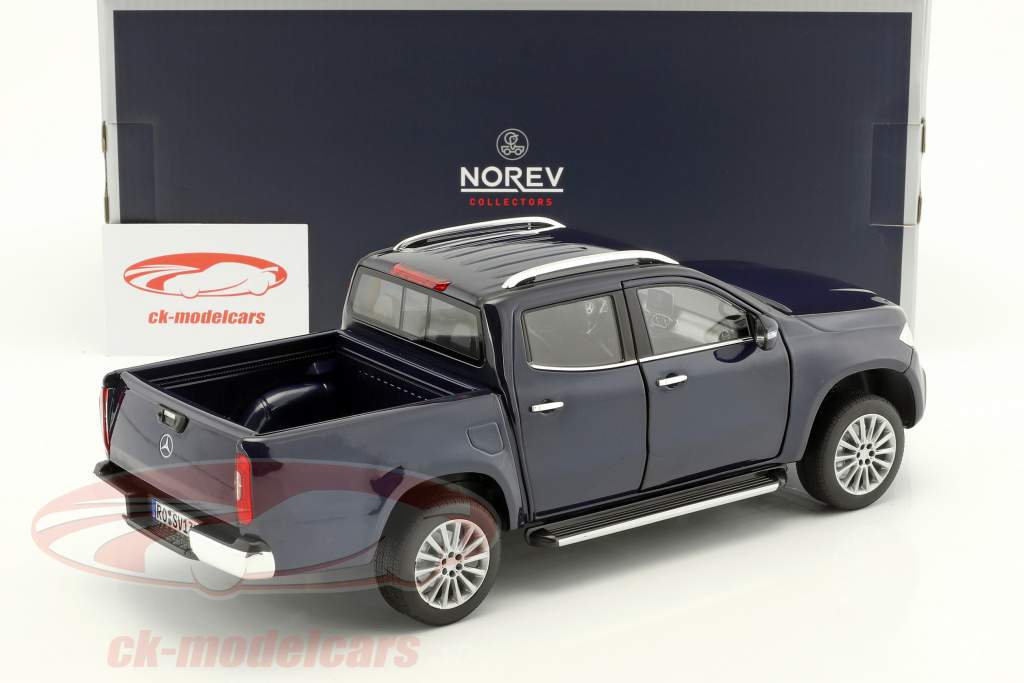 Mercedes-Benz X-Class año de construcción 2017 azul metálico 1:18 Norev
