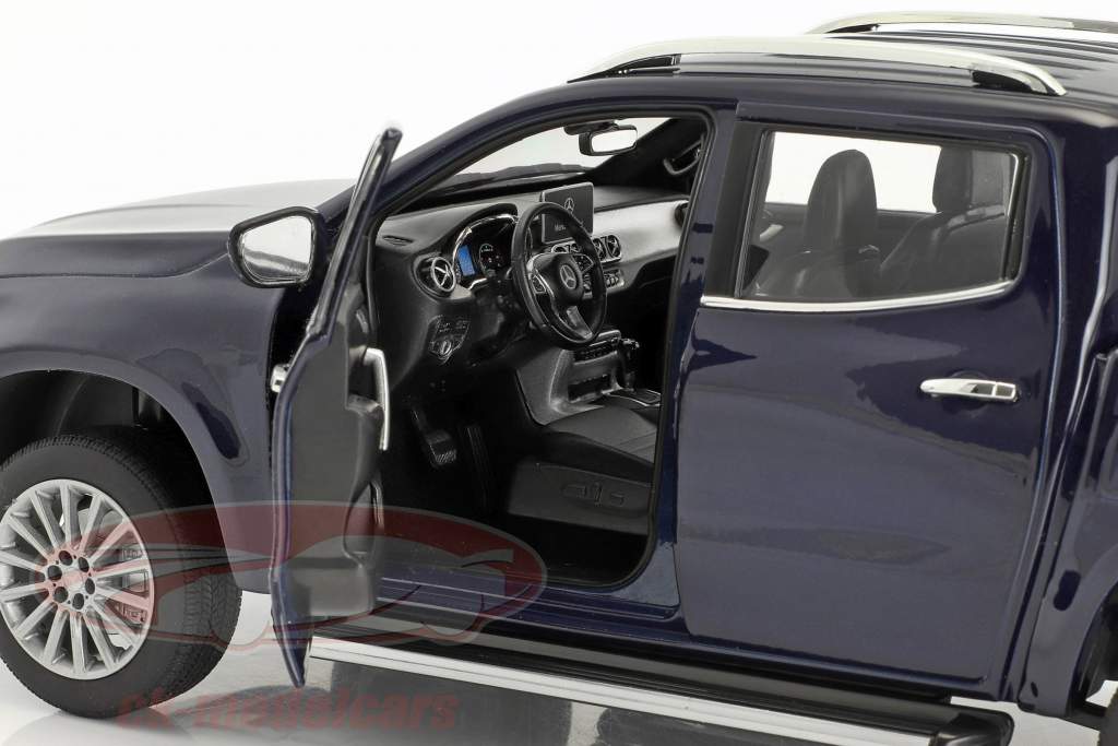 Mercedes-Benz X-Class año de construcción 2017 azul metálico 1:18 Norev