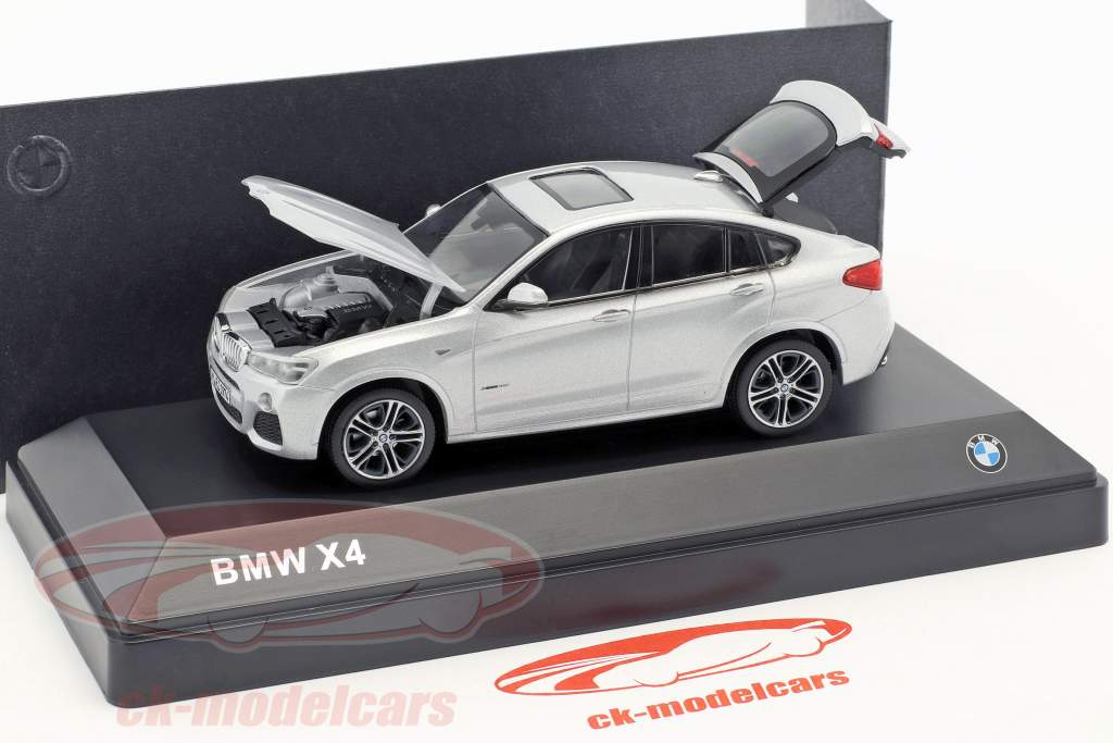 BMW X4 (F26) Anno 2015 argento 1:43 Herpa