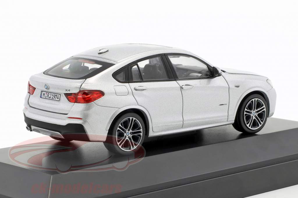 BMW X4 (F26) Anno 2015 argento 1:43 Herpa