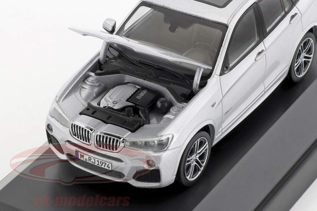 BMW X4 (F26) Anno 2015 argento 1:43 Herpa