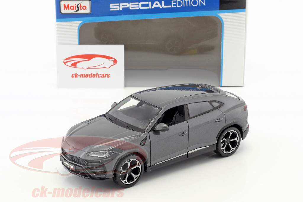 Lamborghini Urus gray metallic 1:24 Maisto