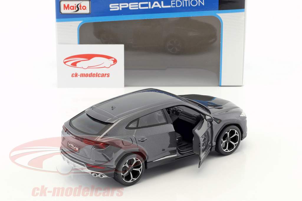 Lamborghini Urus gray metallic 1:24 Maisto