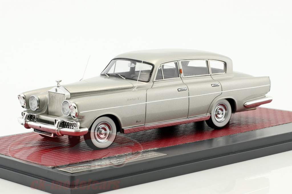 Rolls Royce Silver Wraith LWB Special Saloon Vignale ano de construção 1954 prata metálico 1:43 Matrix