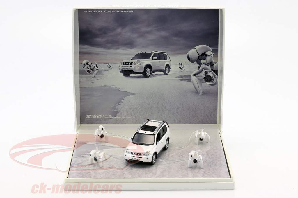 Nissan X-Trail Extremely Capable branco 1:43 Norev