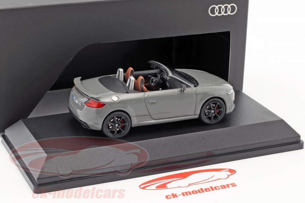 Audi TT RS Roadster nardo grå 1:43 iScale