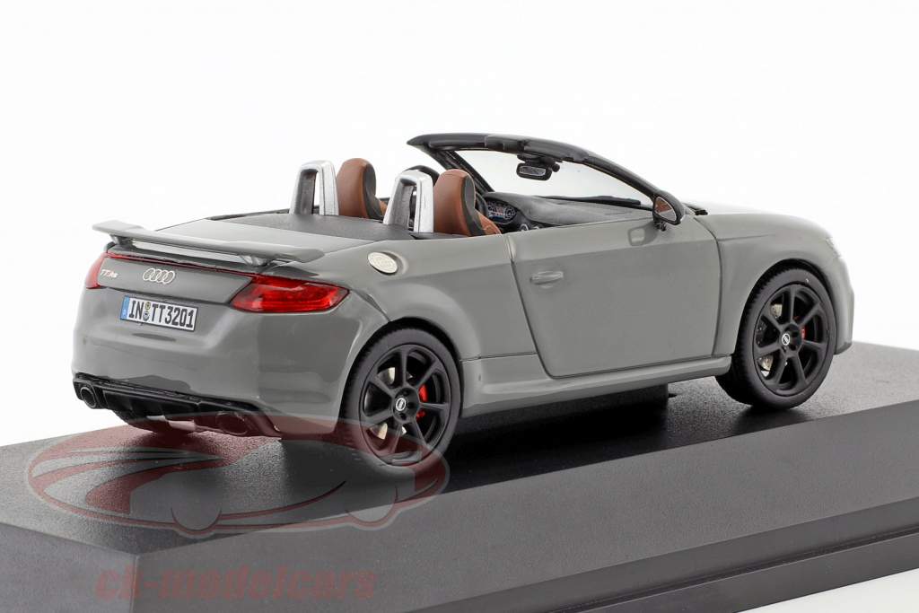 Audi TT RS Roadster nardo grå 1:43 iScale