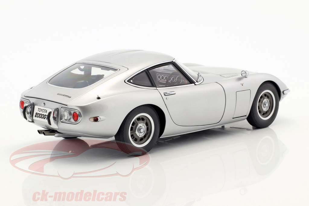 Toyota 2000 GT coupe anno di costruzione 1965 argento 1:18 AUTOart