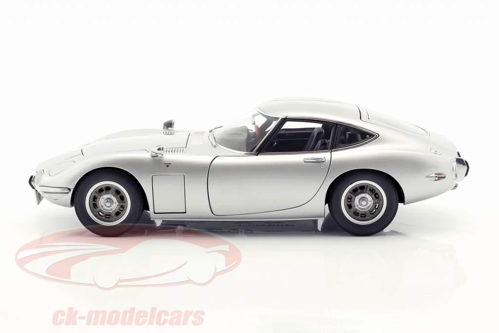 Toyota 2000 GT coupe anno di costruzione 1965 argento 1:18 AUTOart