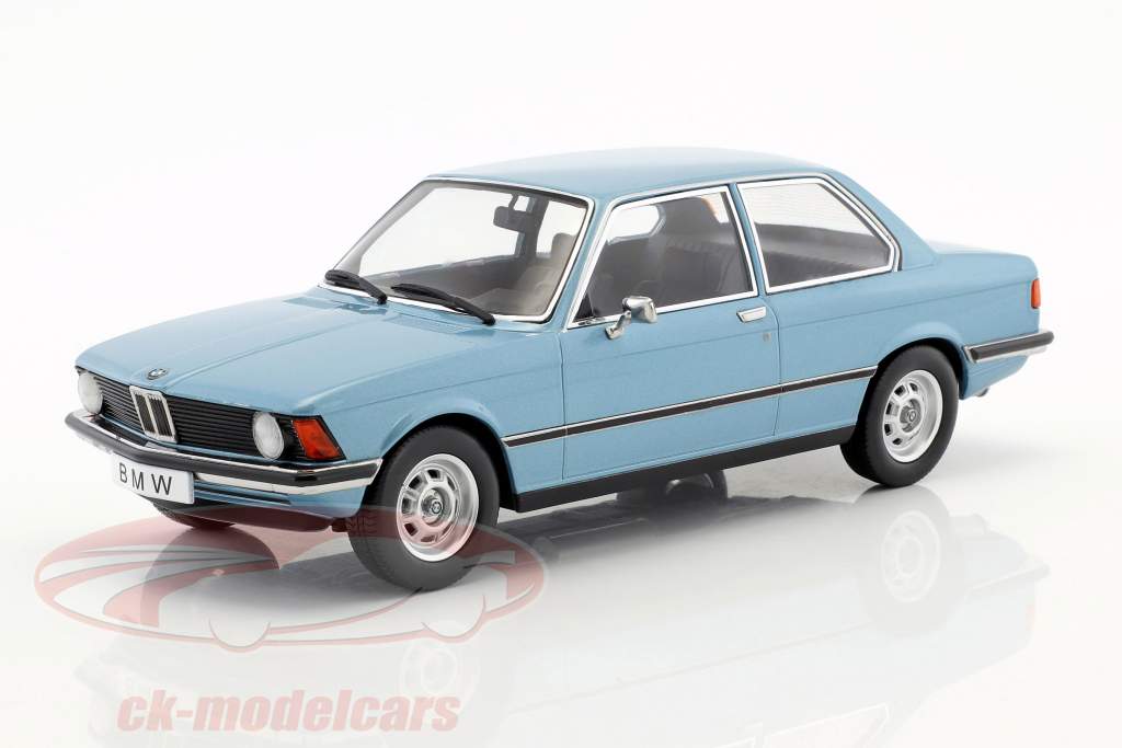 BMW 318i E21 Baujahr 1975 hellblau metallic 1:18 KK-Scale