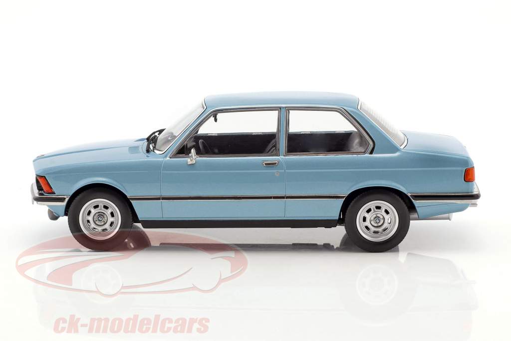 BMW 318i E21 Baujahr 1975 hellblau metallic 1:18 KK-Scale
