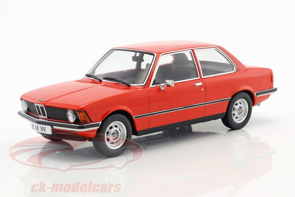 BMW 318i E21 jaar 1975 rood metalen 1:18 KK-Scale