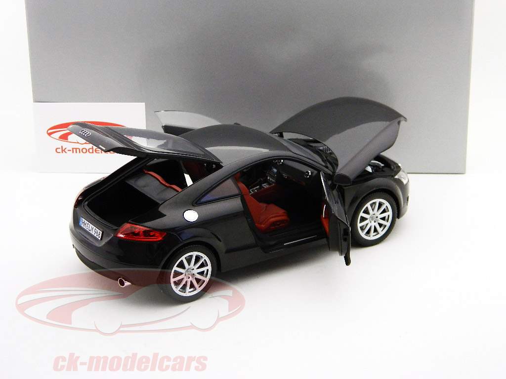 Audi TT Coupé phantom black 1:18 Minichamps