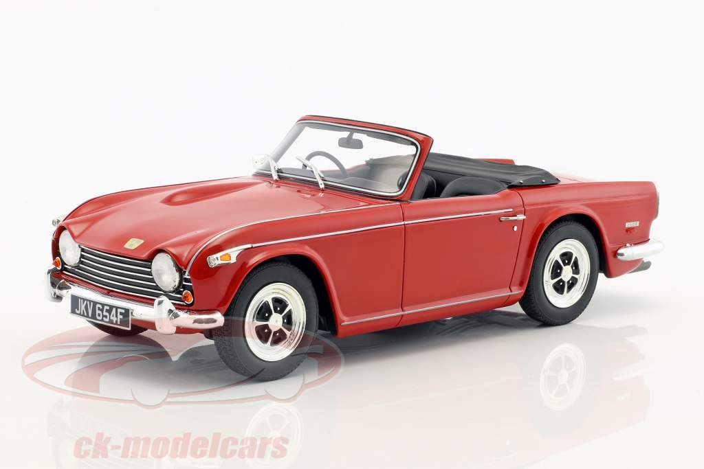 Triumph TR5 P.I. Opførselsår 1967 rød 1:18 Cult Scale