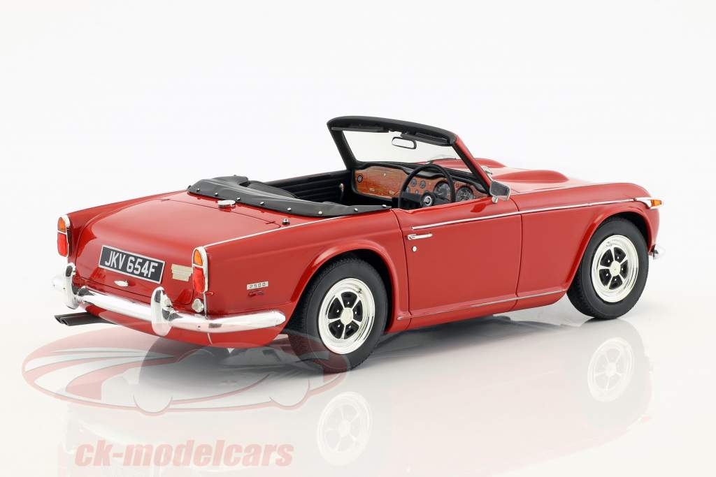 Triumph TR5 P.I. year 1967 red 1:18 Cult Scale