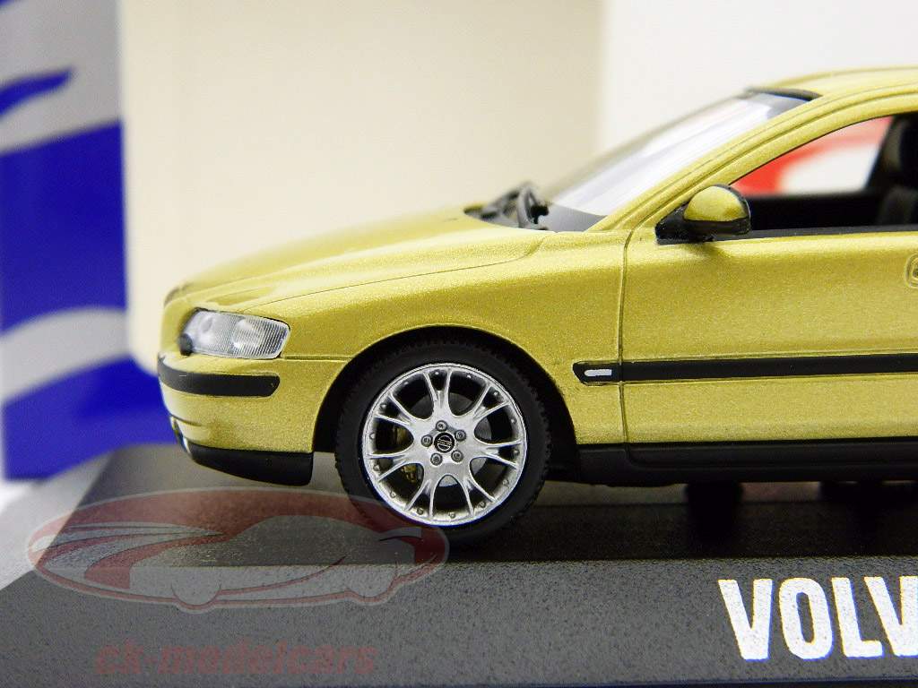 沃尔沃 S60 年 2000 金 1:43 MINICHAMPS