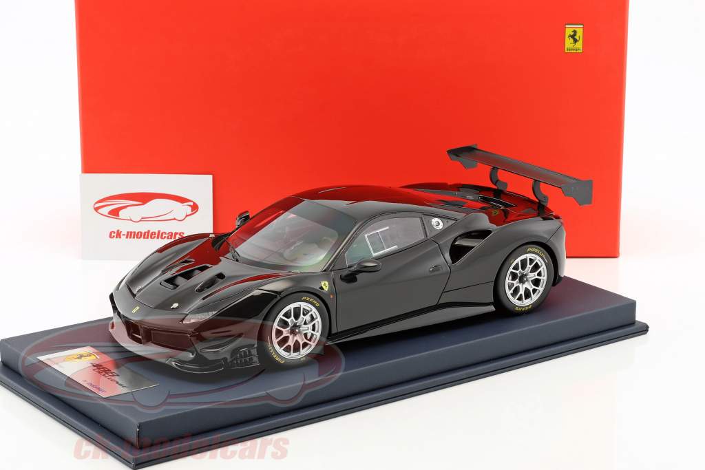 Ferrari 488 Challenge negro con escaparate 1:18 LookSmart