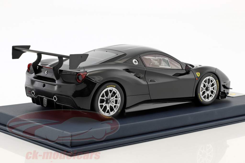 Ferrari 488 Challenge negro con escaparate 1:18 LookSmart