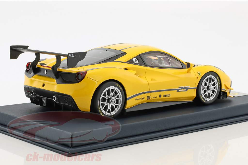Ferrari 488 Challenge modena 黄 同 橱窗 1:18 LookSmart