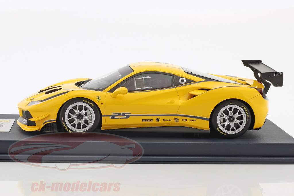 Ferrari 488 Challenge modena 黄 同 橱窗 1:18 LookSmart