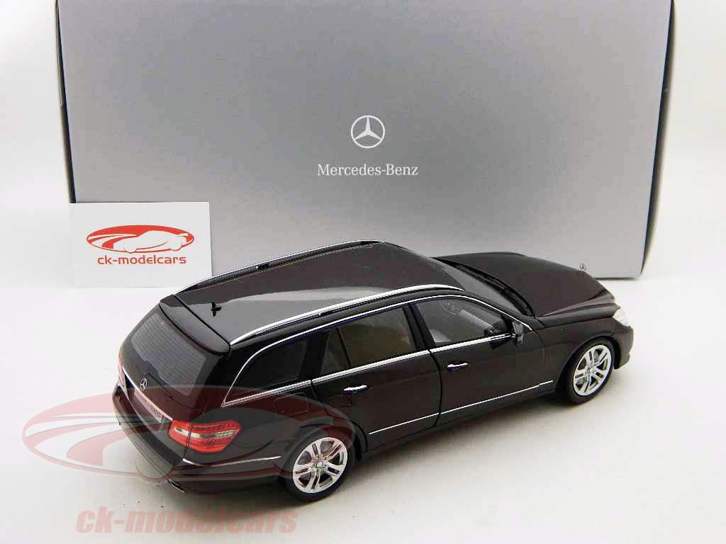 Mercedes-Benz E-Klasse T-Modell cuprit brown metallic 1:18 PMA