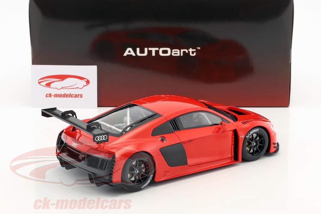 Audi R8 LMS Plain Body Version Opførselsår 2016 rød 1:18 AUTOart