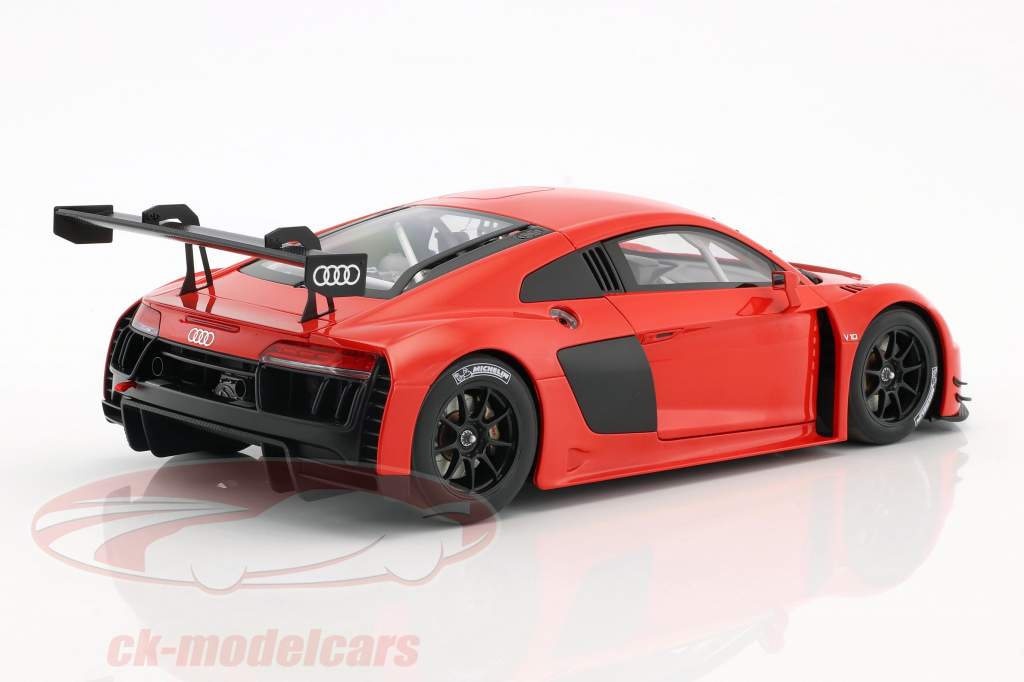 Audi R8 LMS Plain Body Version Bouwjaar 2016 rood 1:18 AUTOart