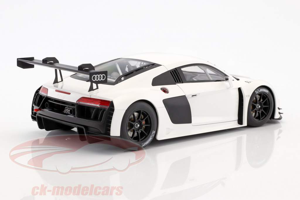 Audi R8 LMS Plain Body Version year 2016 white 1:18 AUTOart