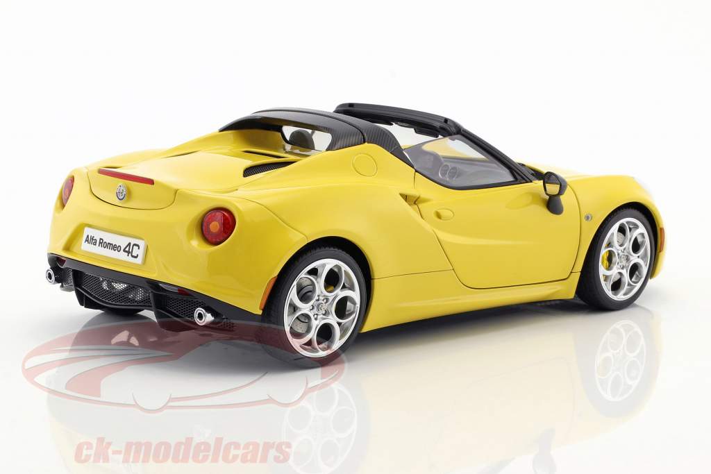 Alfa Romeo 4C Spider with removable Top year 2015 yellow 1:18 AUTOart
