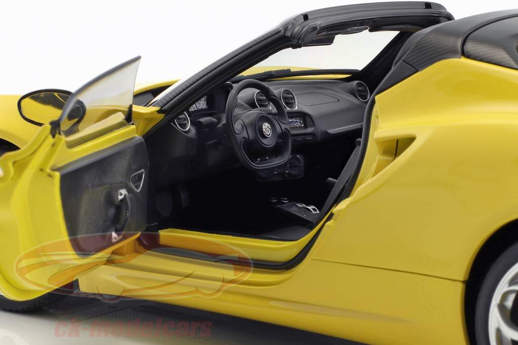 Alfa Romeo 4C Spider with removable Top year 2015 yellow 1:18 AUTOart