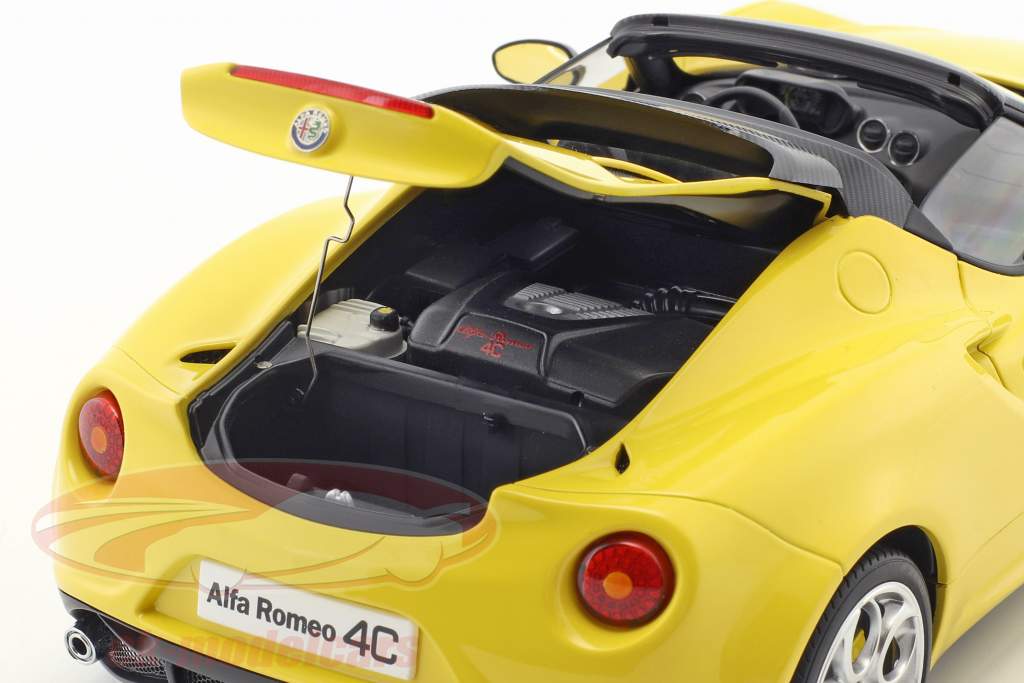 Alfa Romeo 4C Spider with removable Top year 2015 yellow 1:18 AUTOart