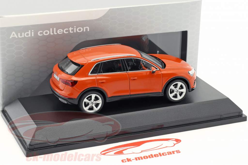 Audi Q3 пульс оранжевый 1:43 Spark