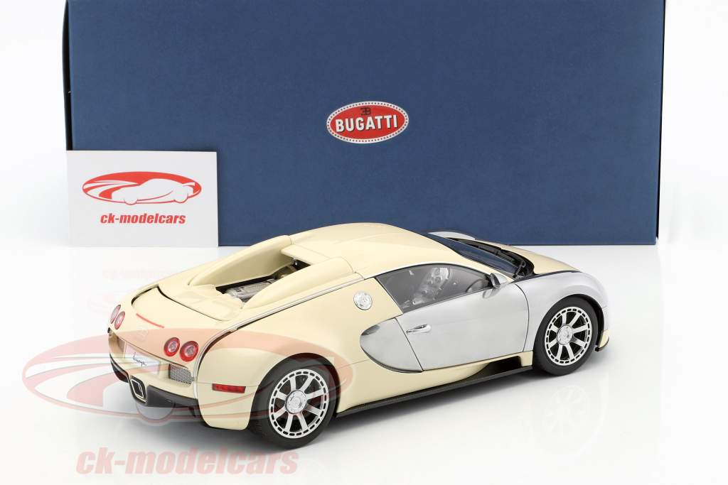 Bugatti Veyron EB 16.4 Año 2009 Blanco 1:18 AUTOart