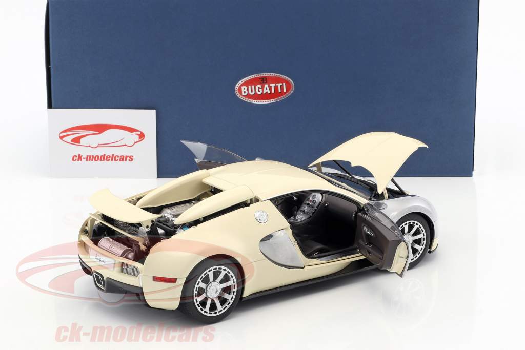 Bugatti Veyron EB 16.4 Ano 2009 Branco 1:18 AUTOart