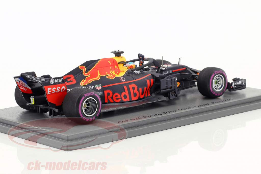 Spark 1:43 Daniel Ricciardo Red Bull Racing RB14 #3 Winner