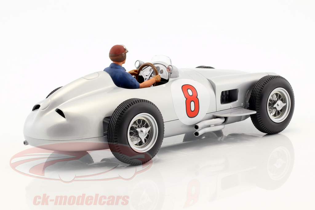 sentado Figura corredores con azul camisa 1:18 FigurenManufaktur