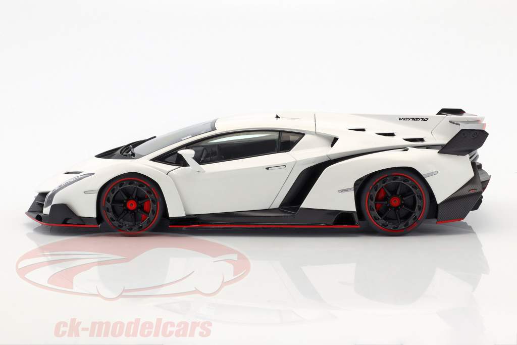 Lamborghini Veneno Ano 2013 branco 1:18 AUTOart
