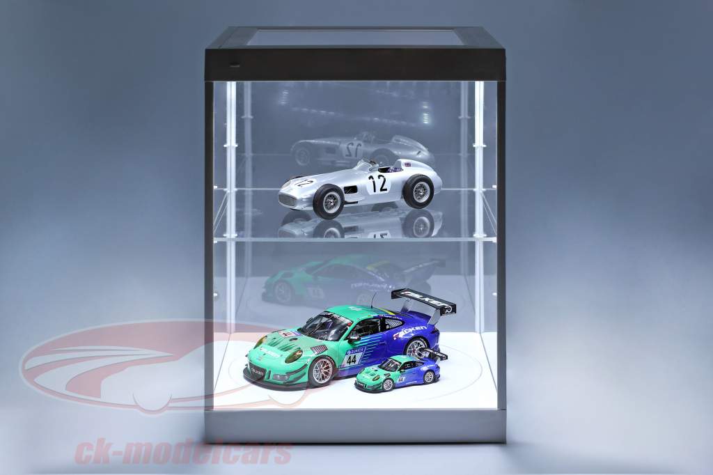 single showcase and Rotary table for modelcars in scale 1:18 white Triple9