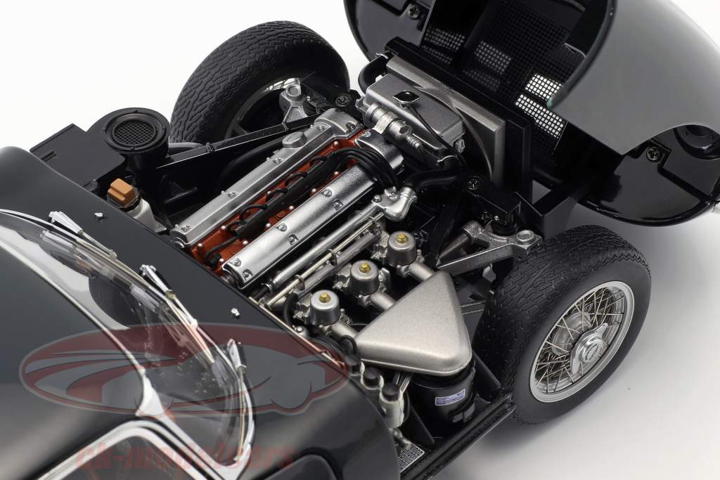 ジャガーE-タイプシリーズ1 3.8クーペ1961年グリーンオートアート1時18分