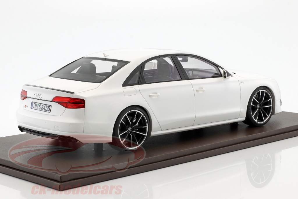 Audi S8 plus (D4) ano de construção 2017 branco 1:18 MotorHelix