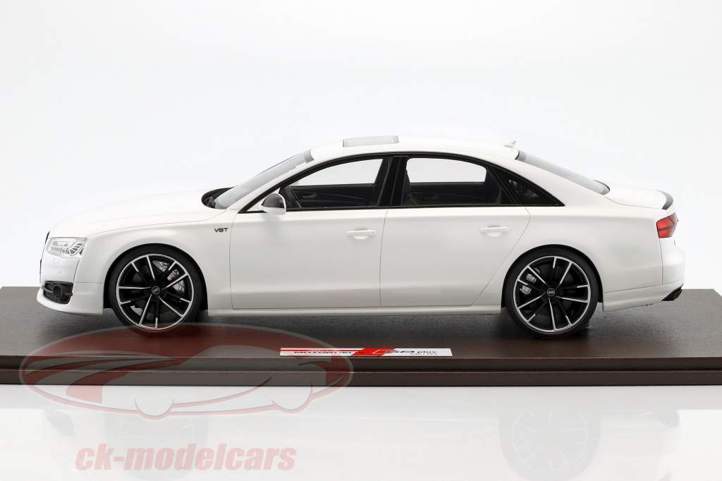 Audi S8 plus (D4) ano de construção 2017 branco 1:18 MotorHelix