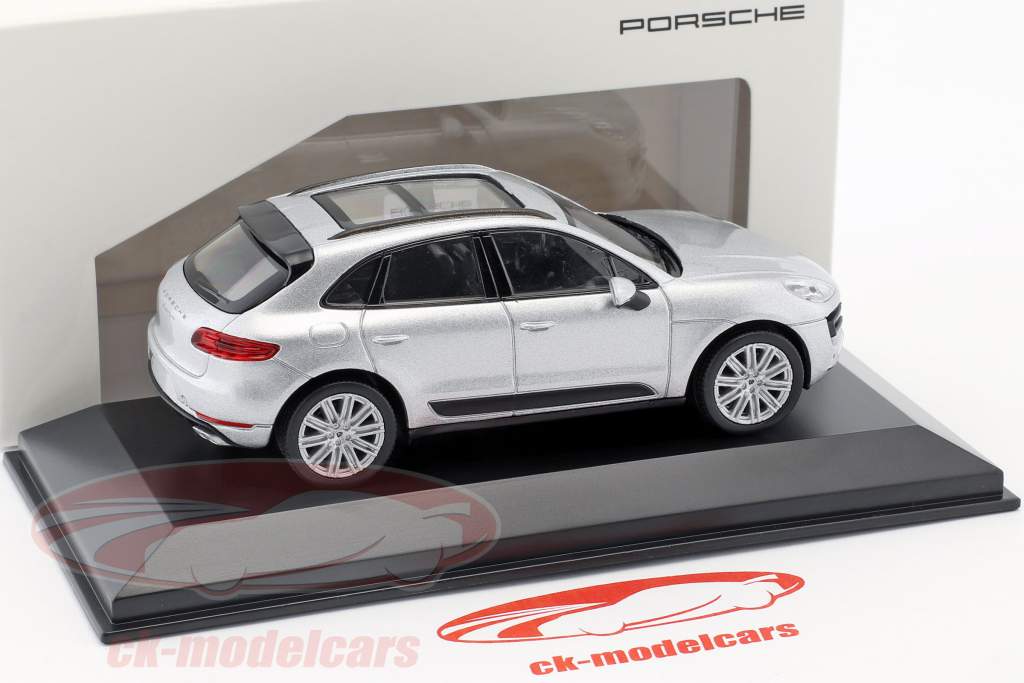 Porsche Macan Turbo argento 1:43 Welly