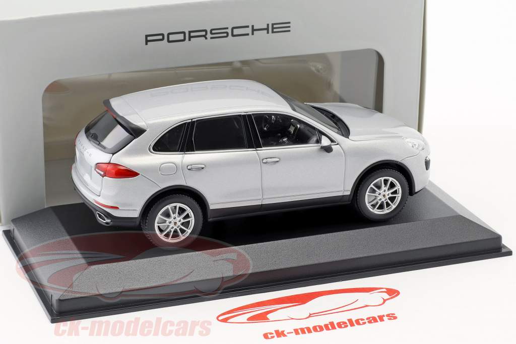 Porsche Cayenne (958) Opførselsår 2014 sølv 1:43 Minichamps